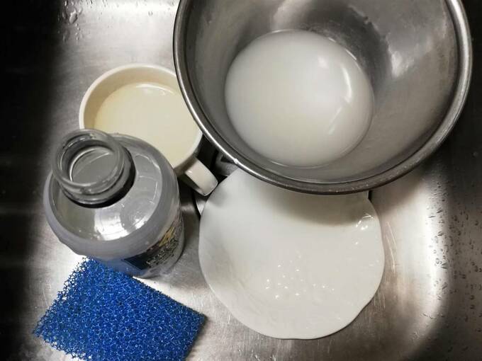 米のとぎ汁で油汚れが落ちやすくなる