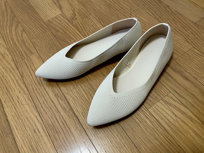 ベージュ　パンプス