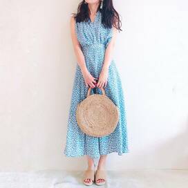 GU新作！ワンピースに見えちゃう小花柄セットアップ