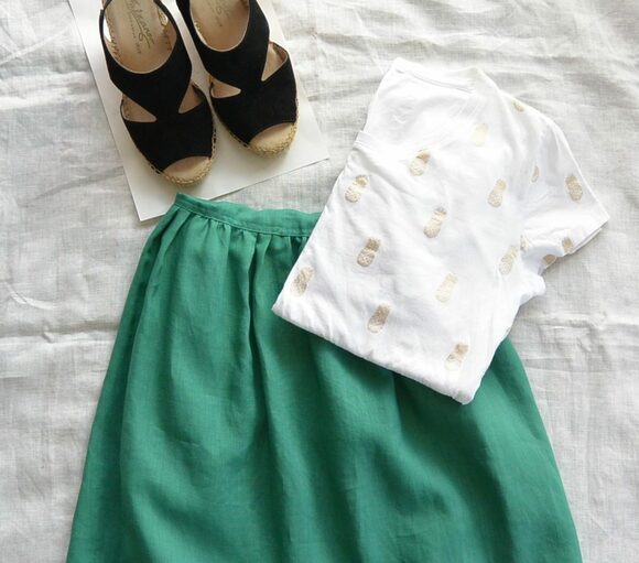 軽い素材のスカート