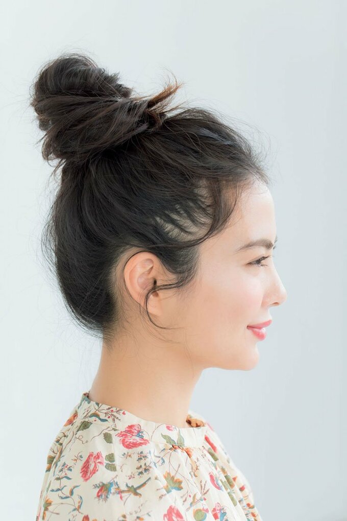 お団子ヘア横から