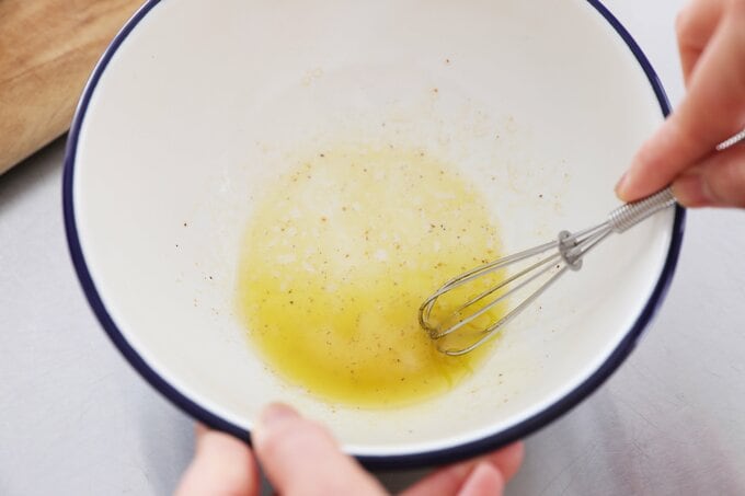 オリーブオイルを混ぜる