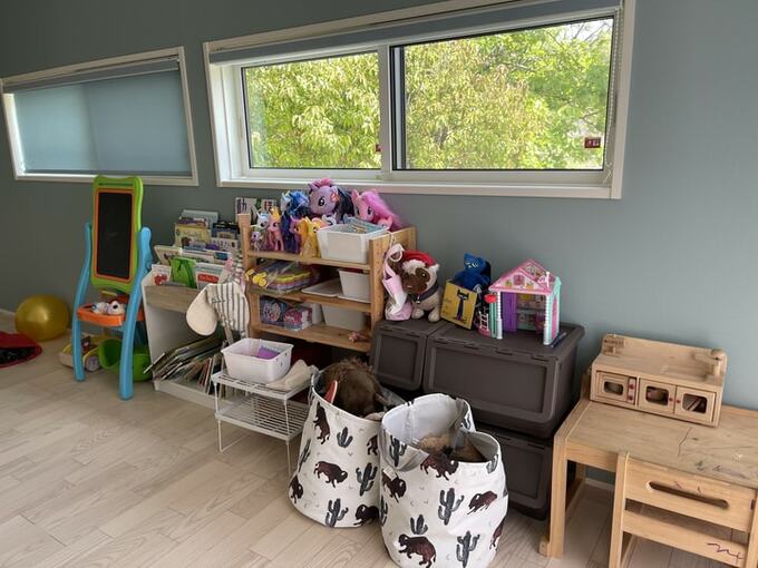 オモチャのある子ども部屋