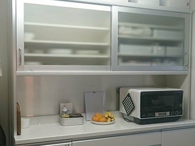 天井近くまで高さのあった、以前の食器棚
