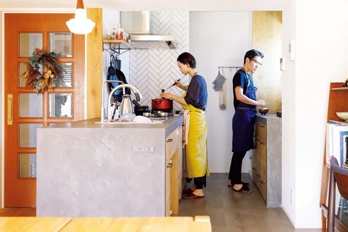 ふたりで料理できる広々キッチン