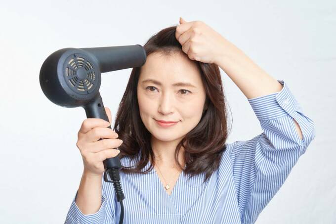 根元に熱を与え、そのあと冷風をかける