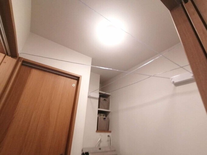 斜めの洗濯ワイヤー