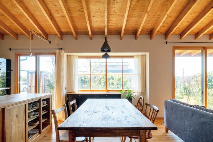 掃き出し窓と腰高窓