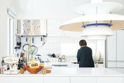 ものが多いのに「すっきり居心地いい部屋」をキープする秘訣。生活雑貨はかわいいものを選ぶ