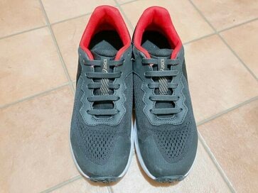 「靴ヒモがほどける」ストレスは100円グッズで解決。キャンドゥの“結ばない靴ヒモ”