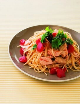 暑い日につくりたい！電子レンジで混ぜるだけ！トマトとツナのマリネパスタ