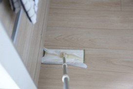 モップで掃除