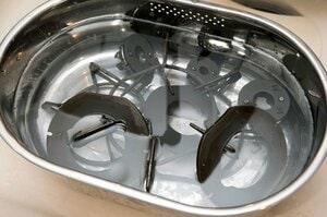 キッチンを片づける間に五徳をつけおき