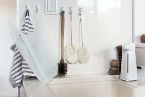 スポンジや生ゴミ入れはつるせばラクチン