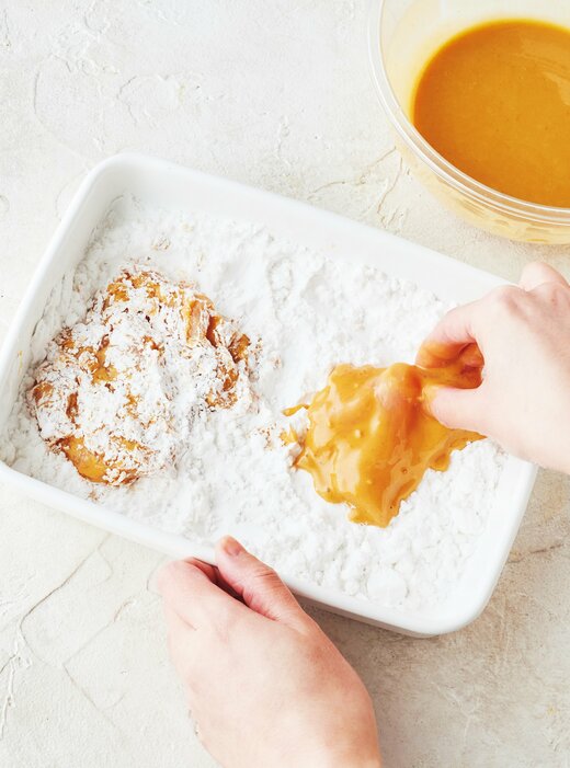 片栗粉をまぶす