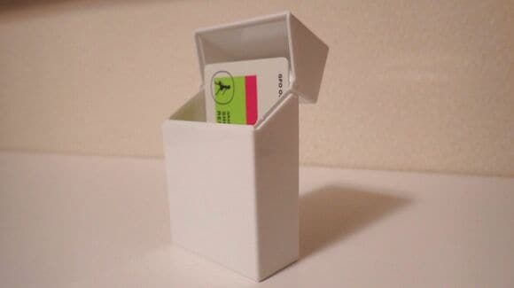 ケースのサイズは縦2.7×横6×高さ9cm