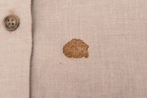 しょうゆのシミ