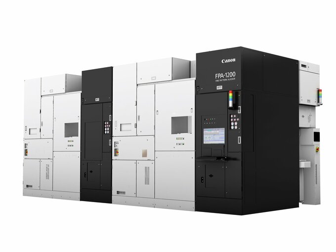 初出荷した、NIL技術を使用した半導体製造装置「FPA-1200NZ2C」光露