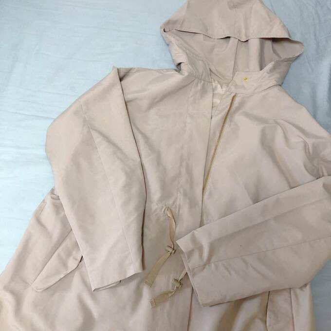 ドローストリングフーデッドコート