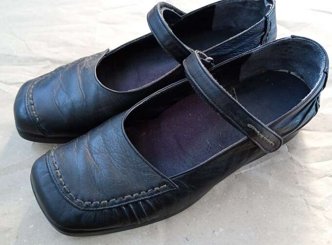 中古の靴でも人気ブランドなら売れる可能性あり