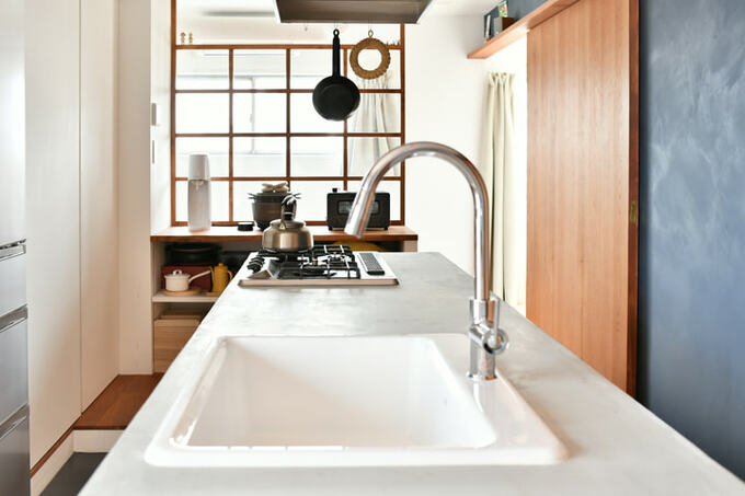 キッチンの奥に子ども部屋