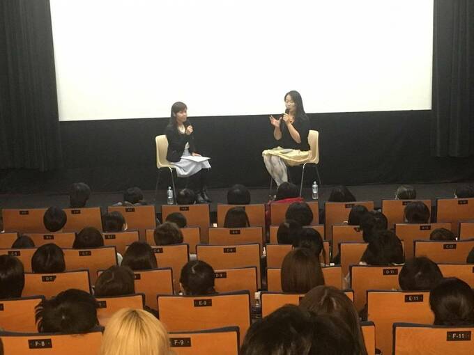 トークショーに登壇
