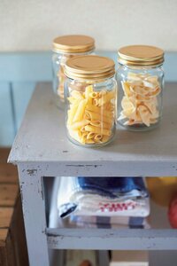 ショートパスタはピクルスビンでディスプレー収納