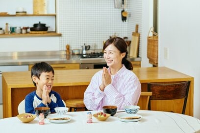 冬を元気に乗りきる朝習慣。おなじみ「乳酸菌飲料」で家族の健康管理を