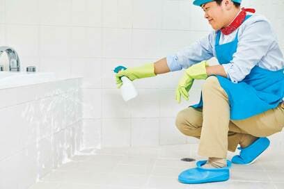 大掃除でラクするちょっとしたコツ。浴室のカビや排水口のヌメリを撃退