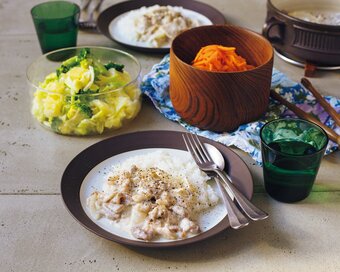 コスパ食材をフル活用した絶品「ポークストロガノフ」献立。2つの副菜でカラフルなごちそうに