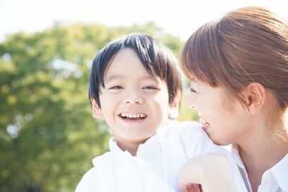 親が“愛の言葉”を伝えると、優しい息子に育つ。脳科学者の母親が実践していた「会話術」