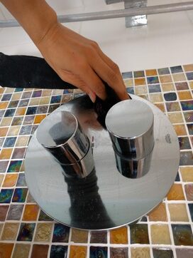 【イギリス人の裏ワザ】歯みがき粉を使った掃除術で蛇口や排水口がピカピカに