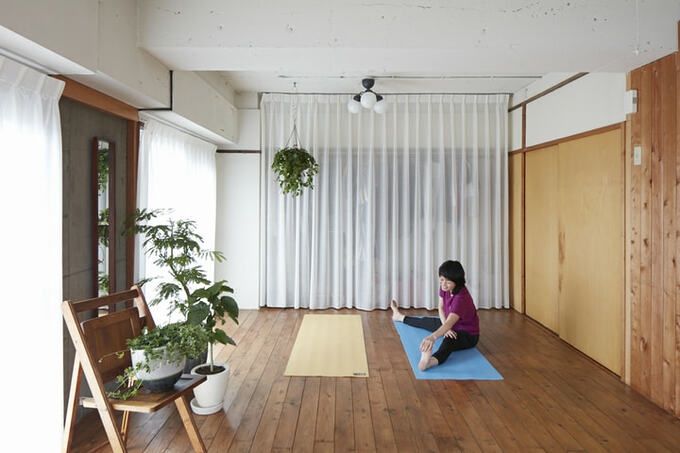 ストレッチができる広々リビング