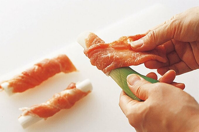 長ネギに豚肉を巻きつける
