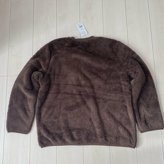 後ろはシンプルなデザイン