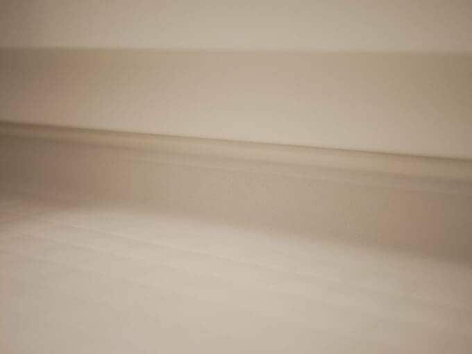 エプロン下のパッキン部分にマステをはった様子