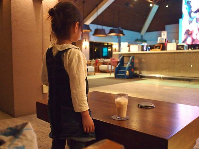 バーでは子供向けメニューも提供