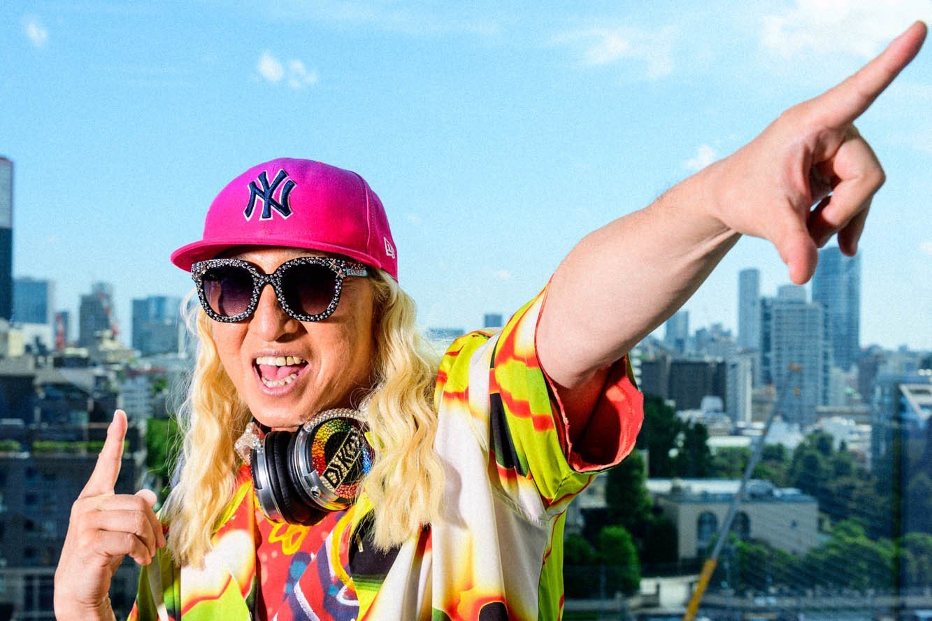 61歳DJ KOOさんの人生がとっても楽しい理由。「年齢を理由にやらないこと？別にない」 | ESSEonline（エッセ オンライン）