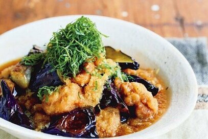 ナス×鶏肉はジューシーで相性抜群。うま味たっぷり「揚げ出し鶏」