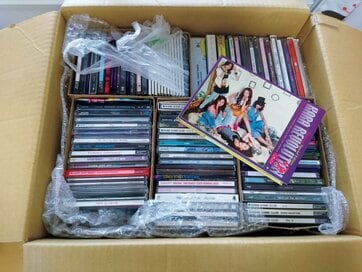 CDや子ども服…思い出の品を未練なく処分するコツ