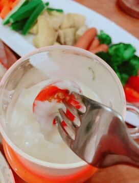 コストコの濃厚チーズフォンデュ！牛乳で「味チェンジ」すれば2度おいしい