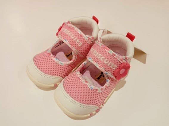 孫のファーストシューズ