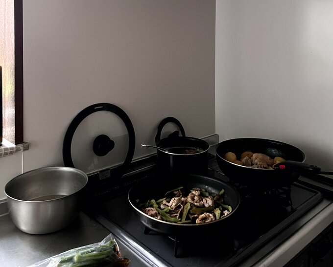 ようさんつくり置き調理中