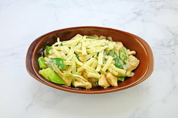 シュレッドチーズをちらしてトースターで焼く