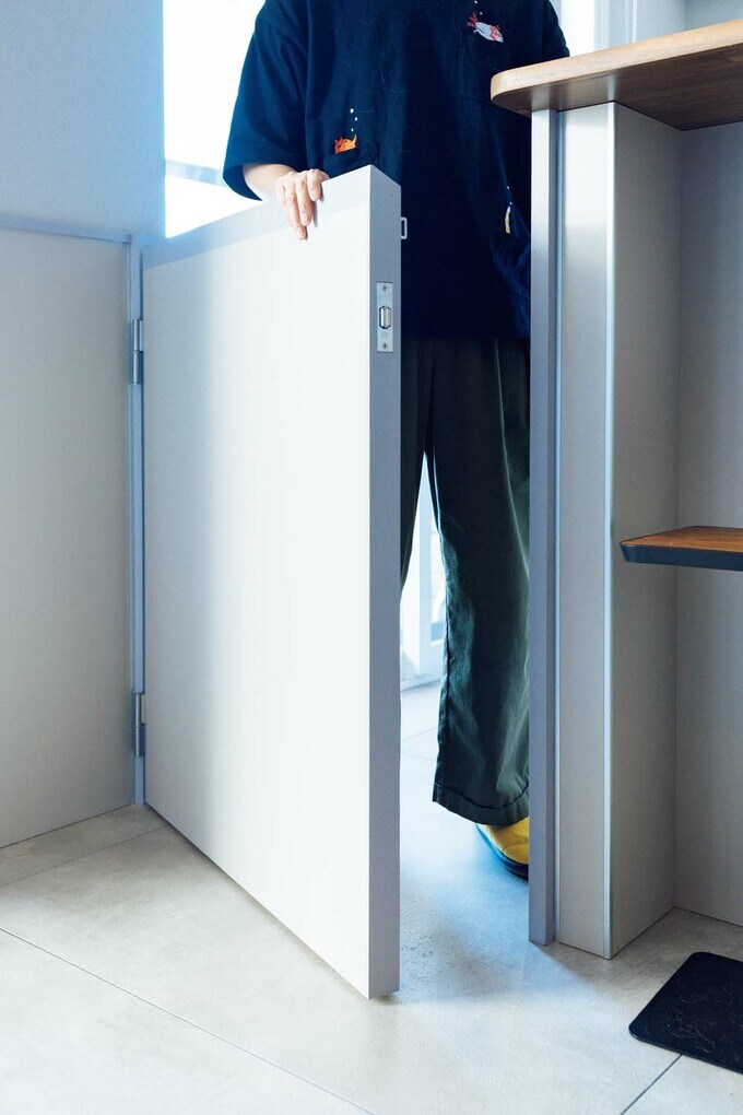 キッチンに扉をつけてペットの出入りを防止