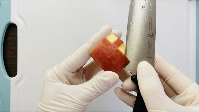 格子柄になるように互い違いに繰り返す