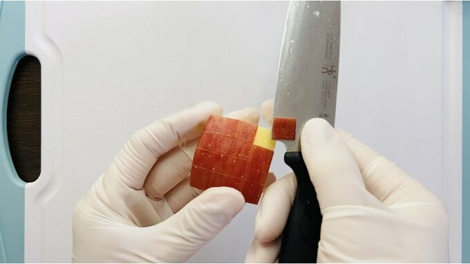 皮を1枚取った様子