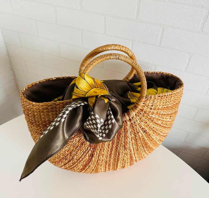 スカーフのかごバッグアレンジ