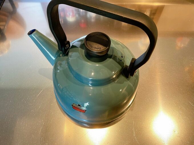 熱いものが置けるステンレストップ