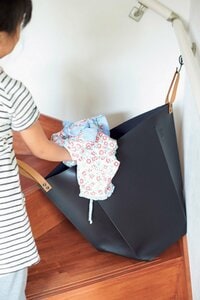 脱いだ服を入れるバッグを設置